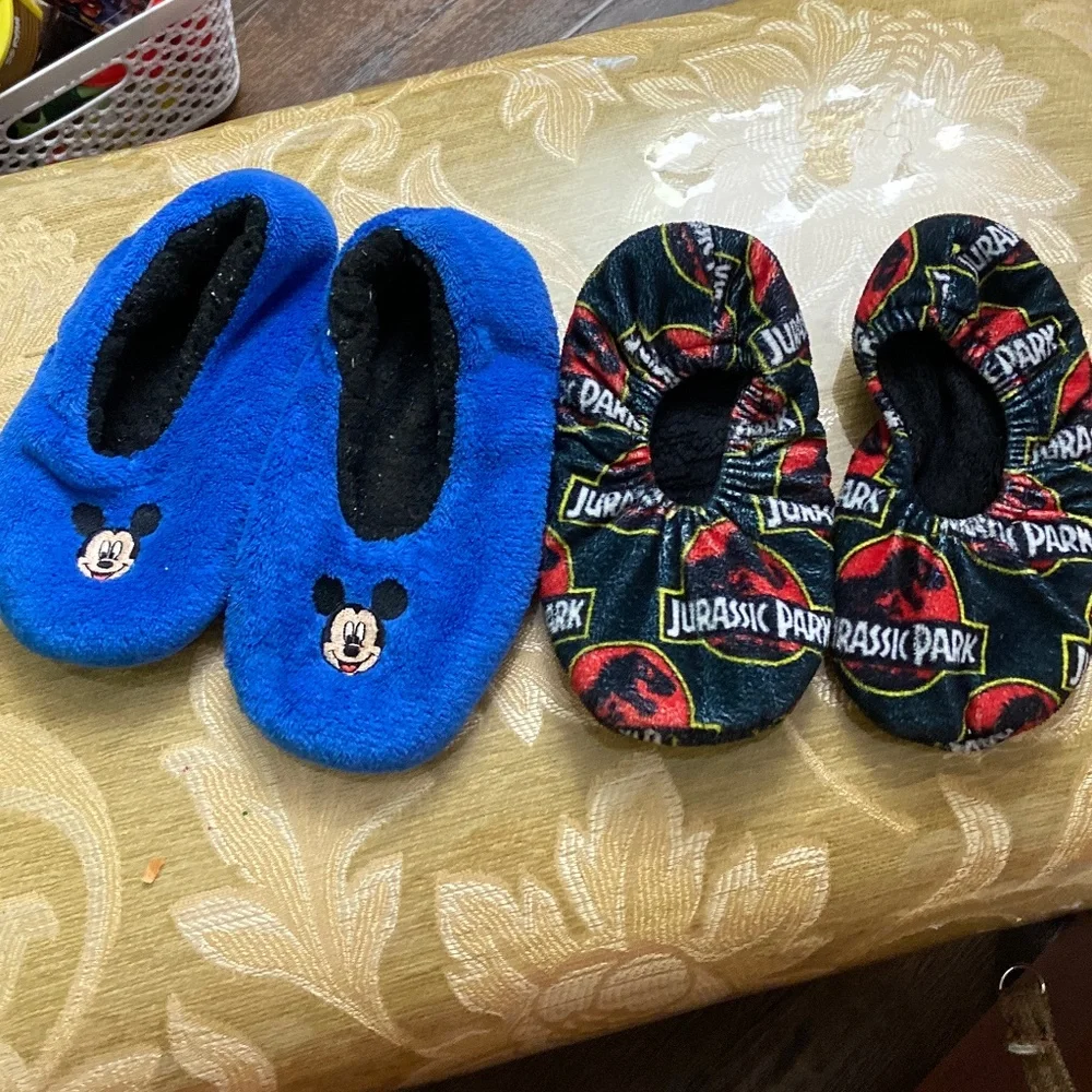 BUNDLE 2 DISNEY MICKEY & JURASSIC PARK TODDLER SLIPPERS SZ 9 DINOSAURS